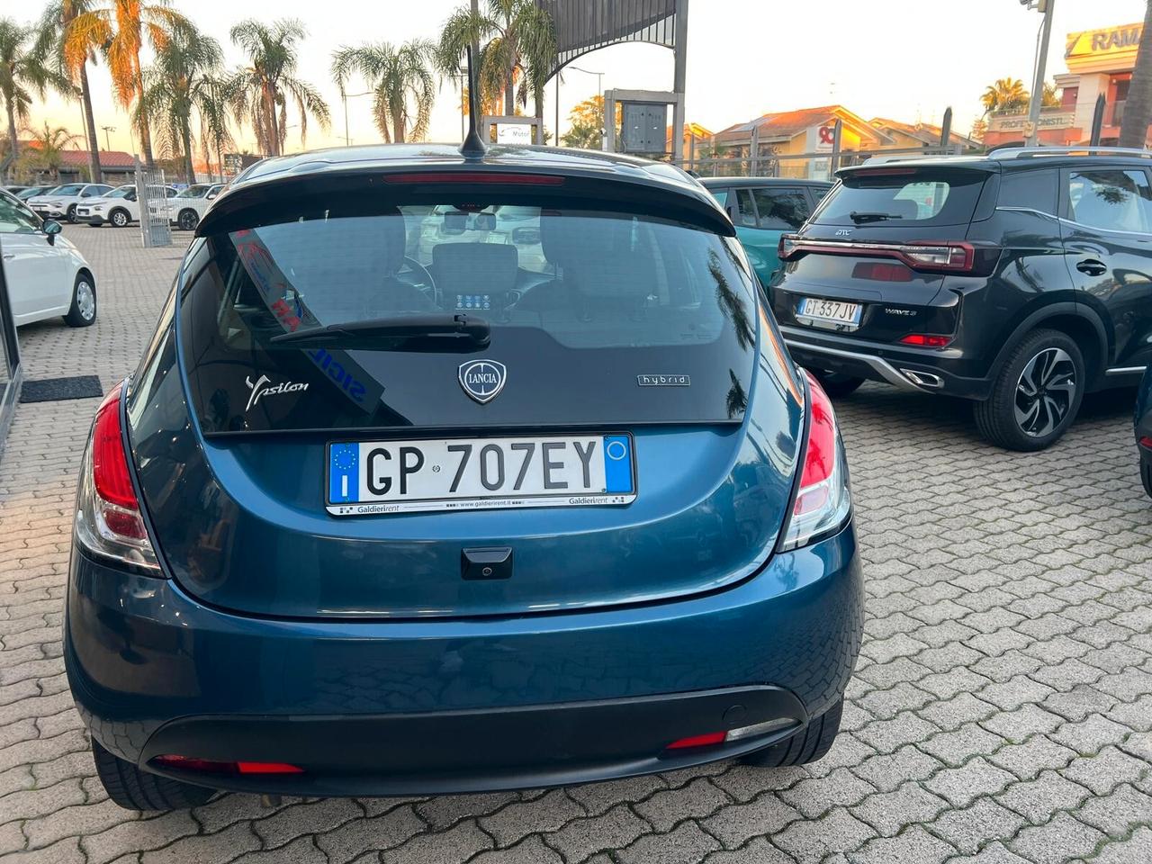 Lancia Ypsilon 1.0 FireFly 5 porte S&S Hybrid Alberta Ferretti