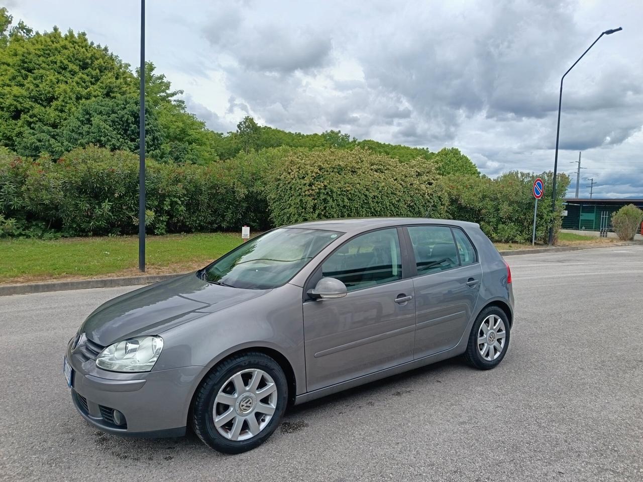 Volkswagen Golf 1.6 16V FSI 2006 ok neo patente