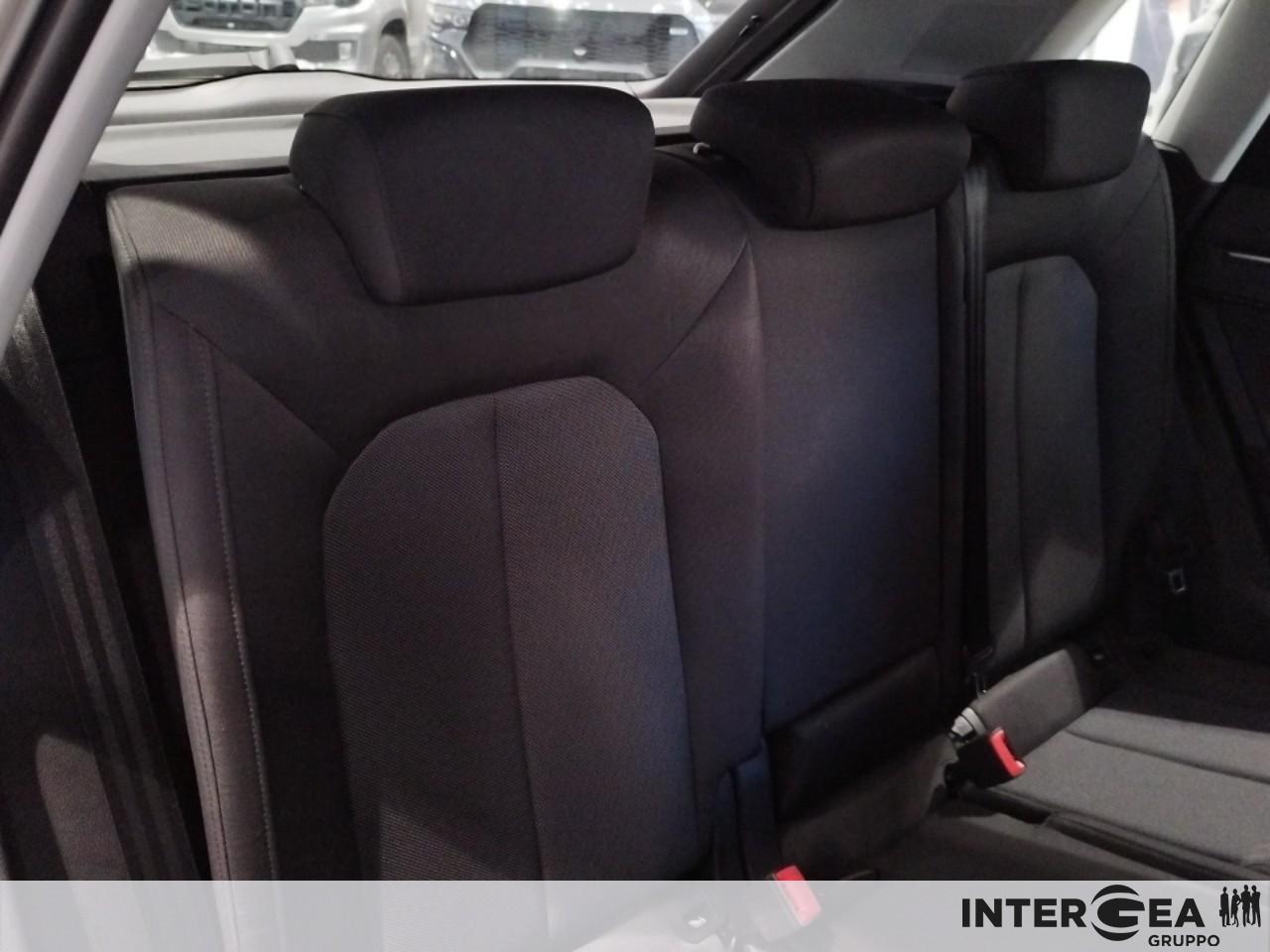 AUDI Q3 35 2.0 tdi Business s-tronic