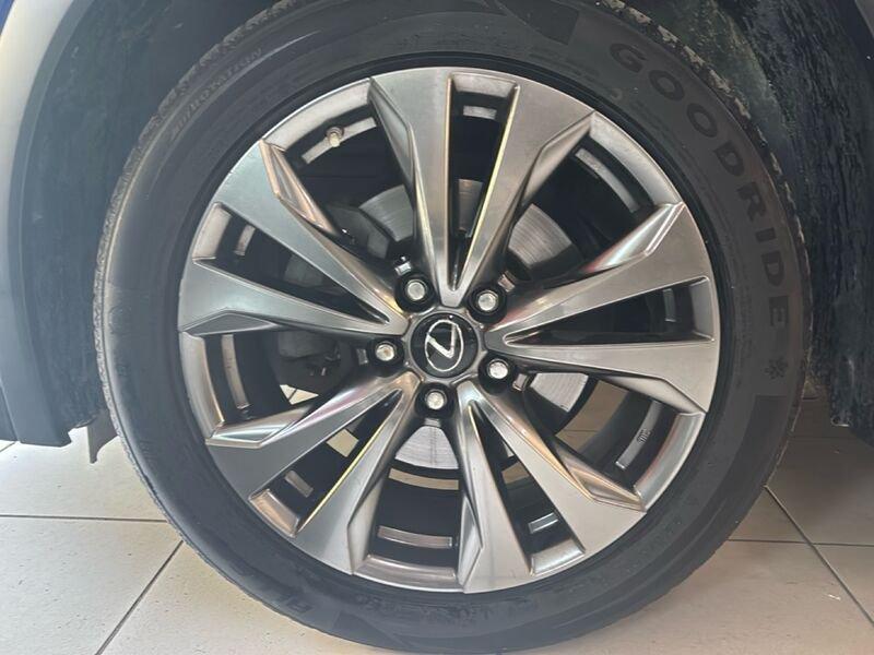 Lexus UX Hybrid F-Sport 2WD