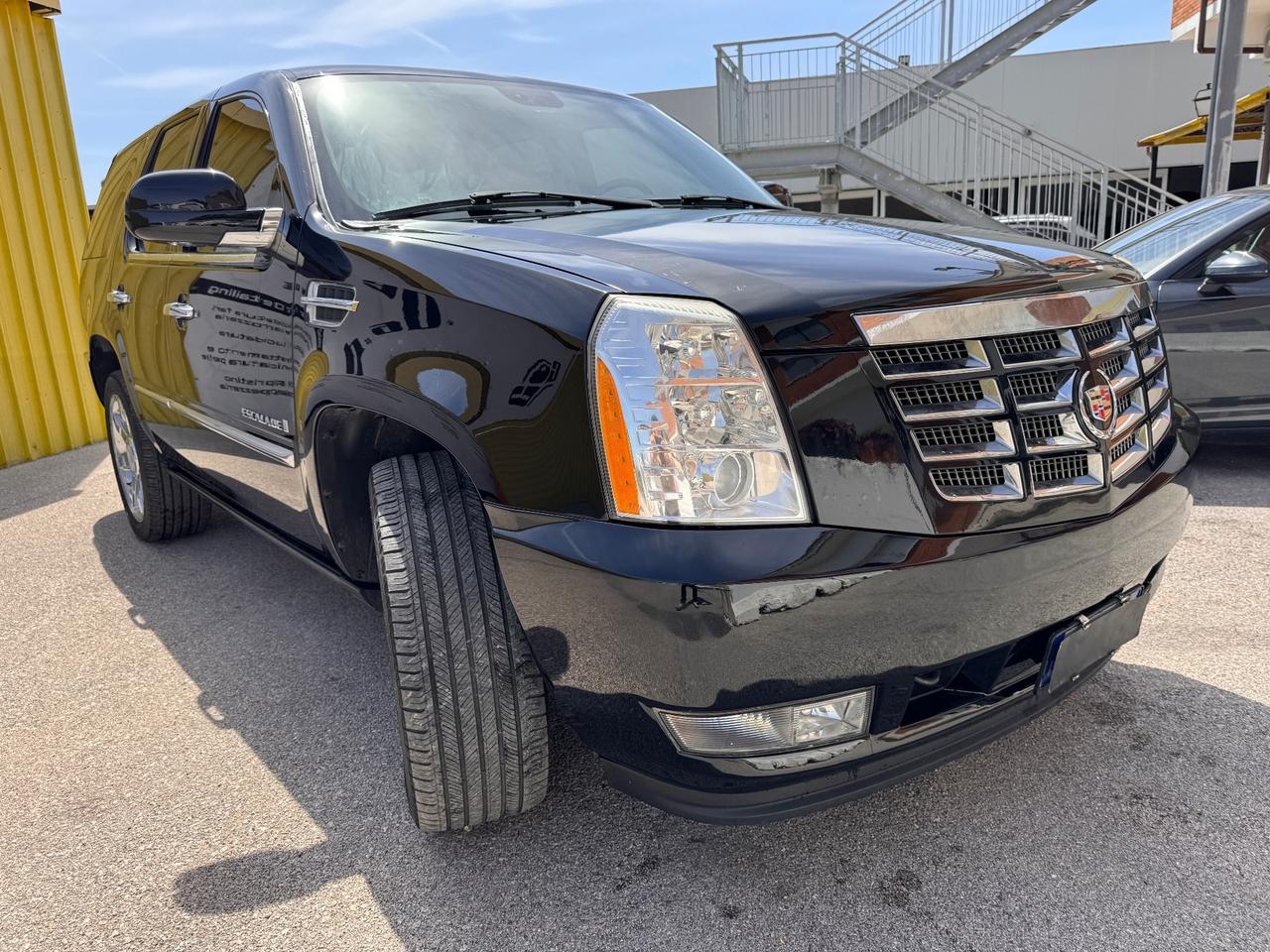 CADILLAC ESCALADE 6.2 V8 * IMPIANTO GPL *GANCIO TRAINO 3000 KG * ALLESTIMENTO UNICO