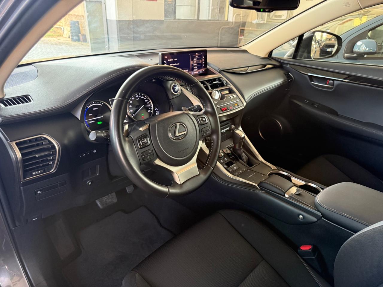 Lexus NX 300h Hybrid Business