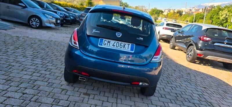 Lancia Ypsilon 1.0 70cv Hybrid GOLD