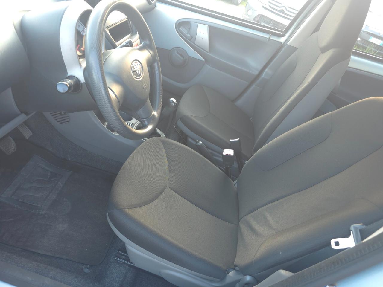 Toyota Aygo 1.0 12V VVT-i 5 porte Sol