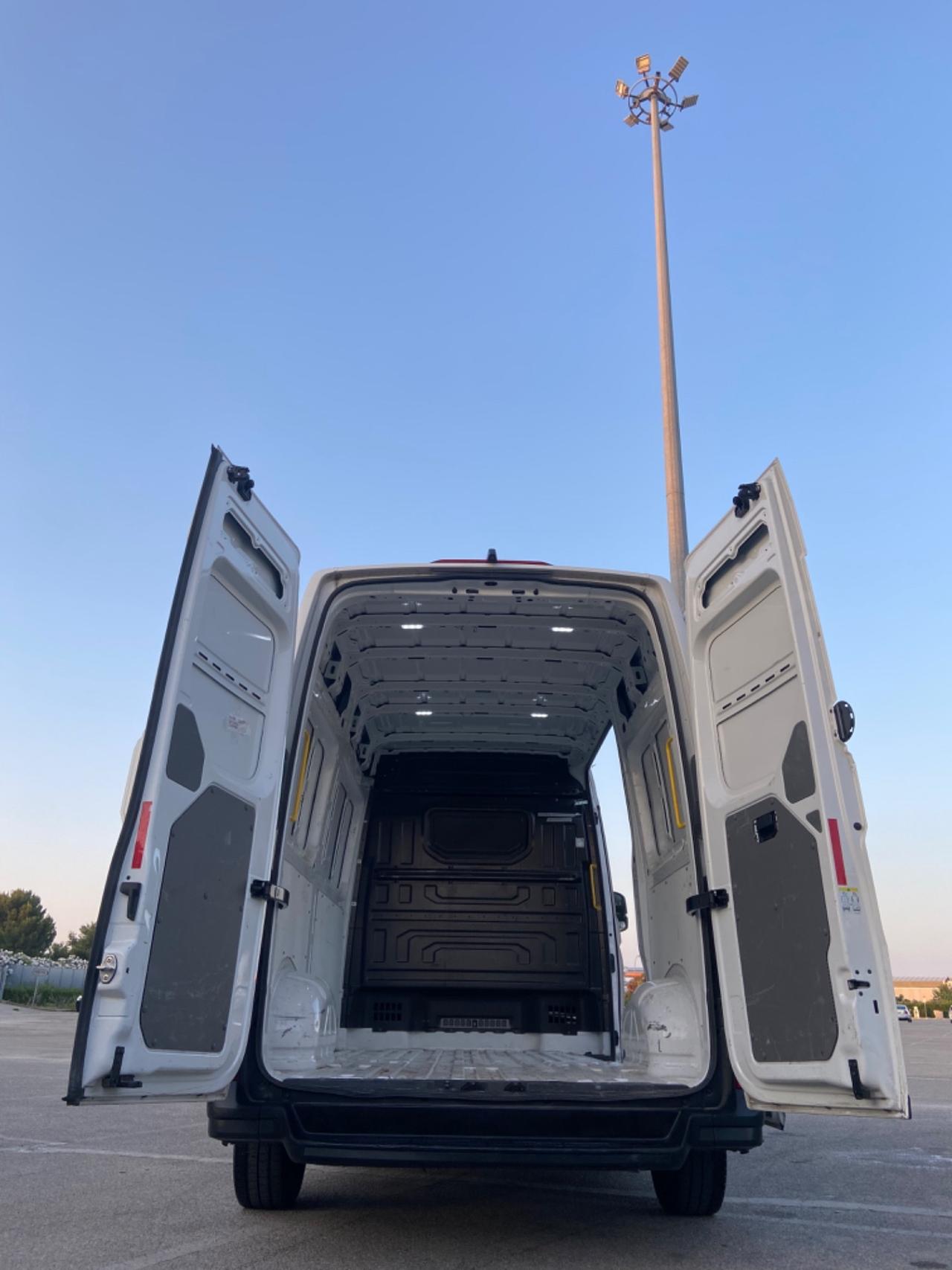 Volkswagen Crafter 35 Tetto alto passo lungo 2.0 2021
