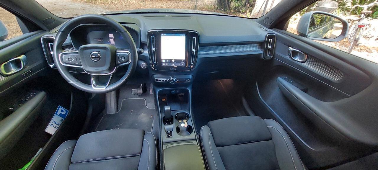 VOLVO XC 40 B3 ULTIMATE PLUS 2.0 IBRIDO 163 CV AUTOMATICA STRAFULL OPTIONAL NUOVA