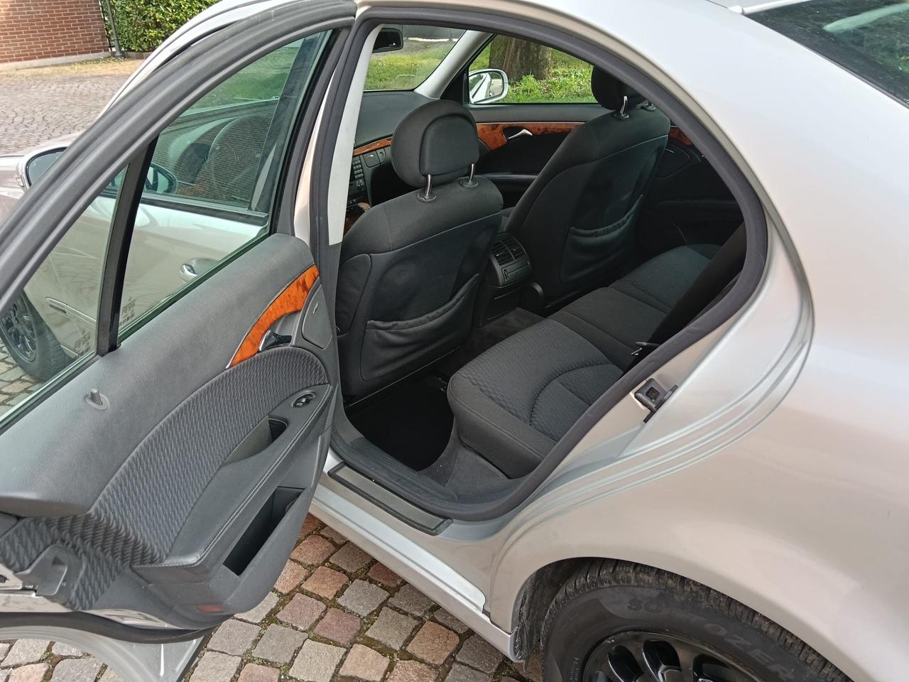 Mercedes-benz E 220 CDI cat Elegance