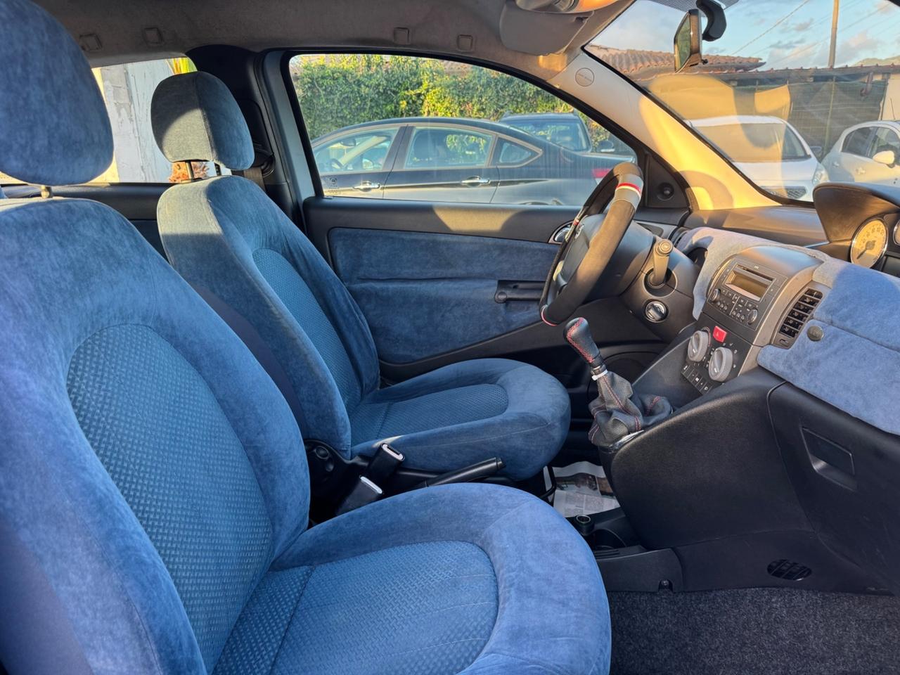 Lancia Ypsilon 1.3 MJT 75 CV Platino