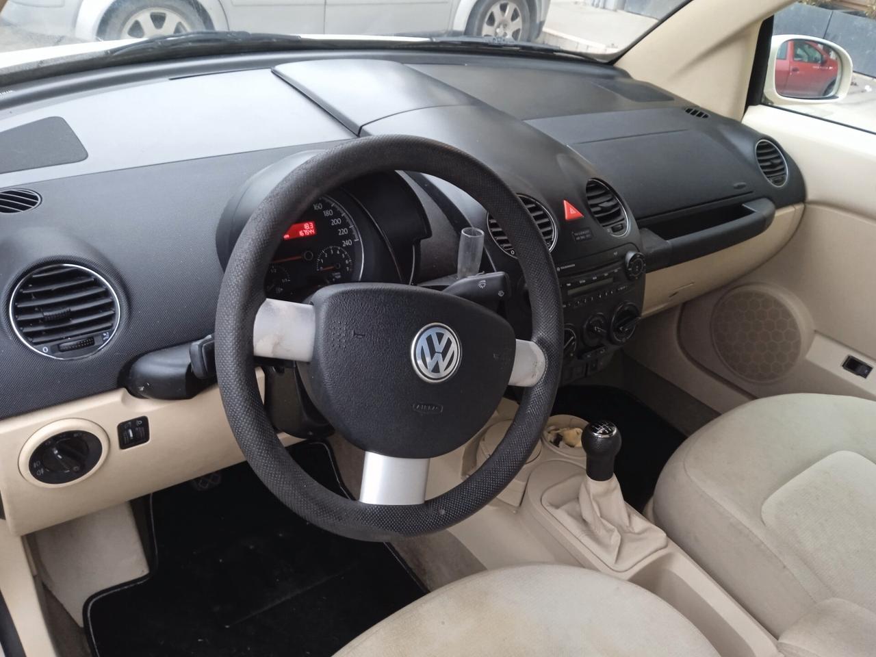 Volkswagen New Beetle 1.6 Cabrio