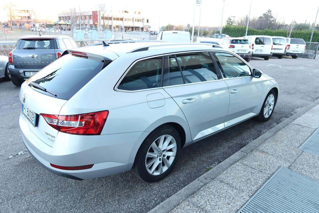 Skoda Superb 2.0 TDI 190 CV DSG 4x4 Wagon Executive