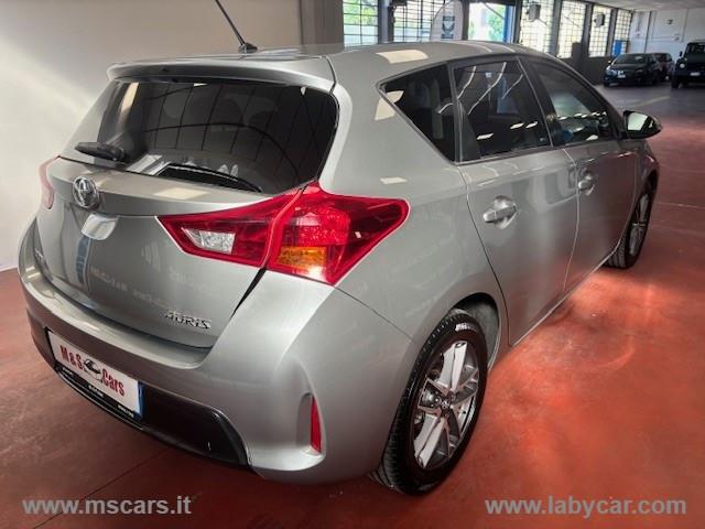 TOYOTA Auris 1.3 Active