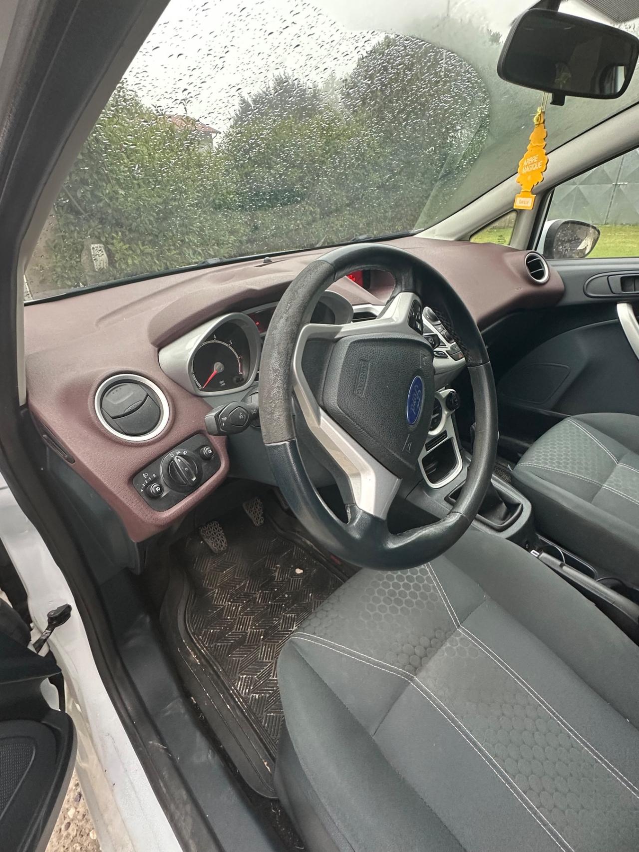 Ford Fiesta 1.4 3 porte Bz.- GPL Titanium