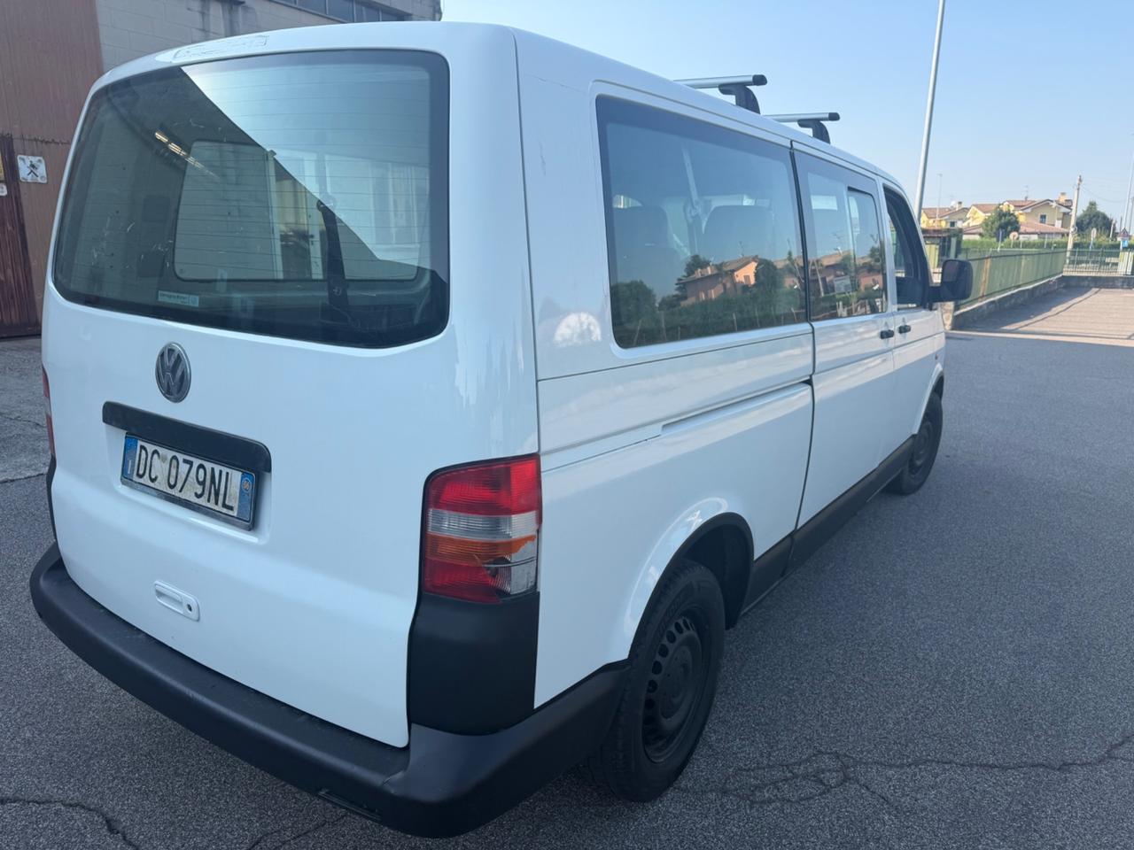 Volkswagen Transporter 2.5 TDI anno 2006 9 posti