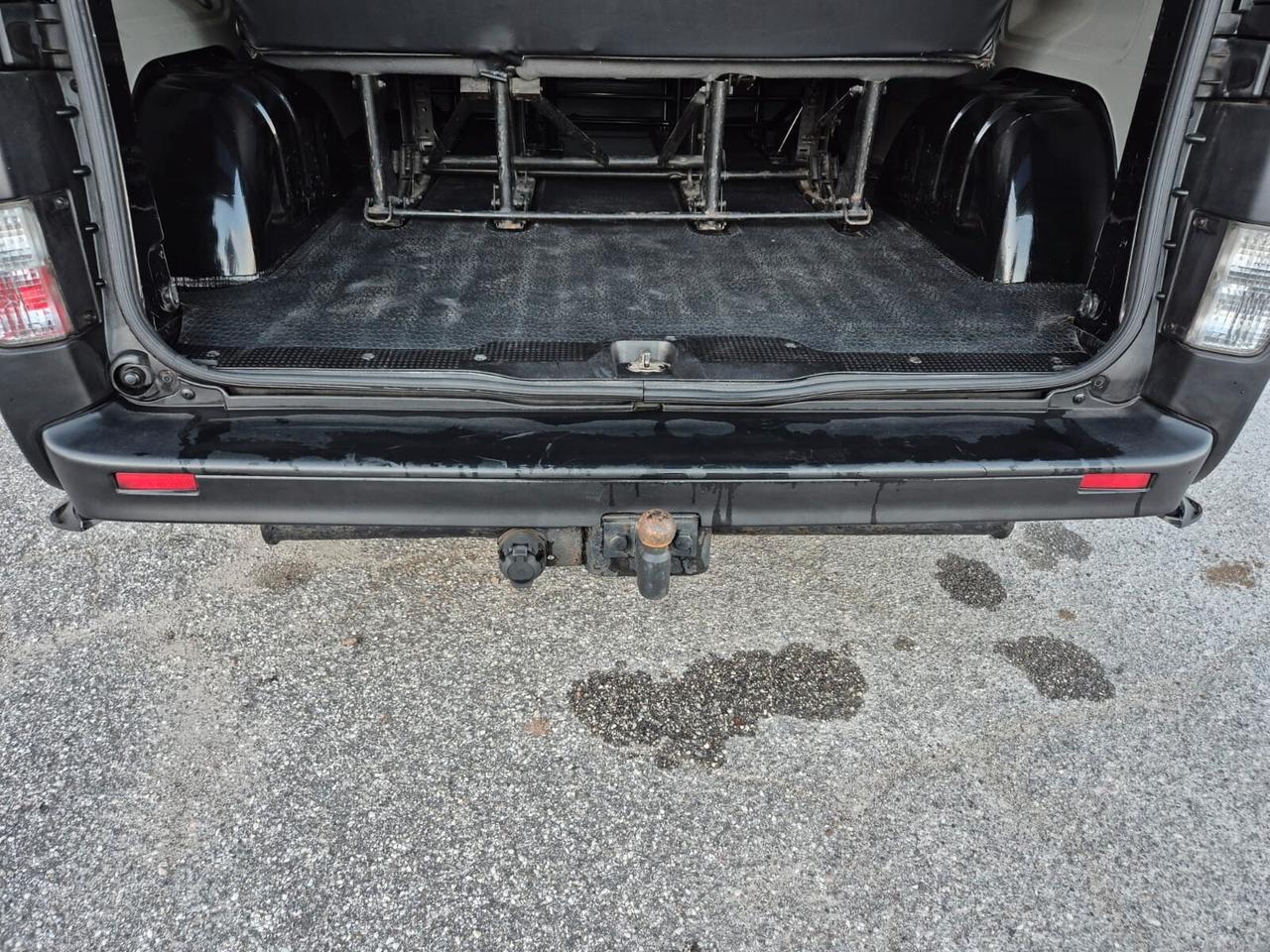 RENAULT TRAFIC 8 POSTI VERGLAST