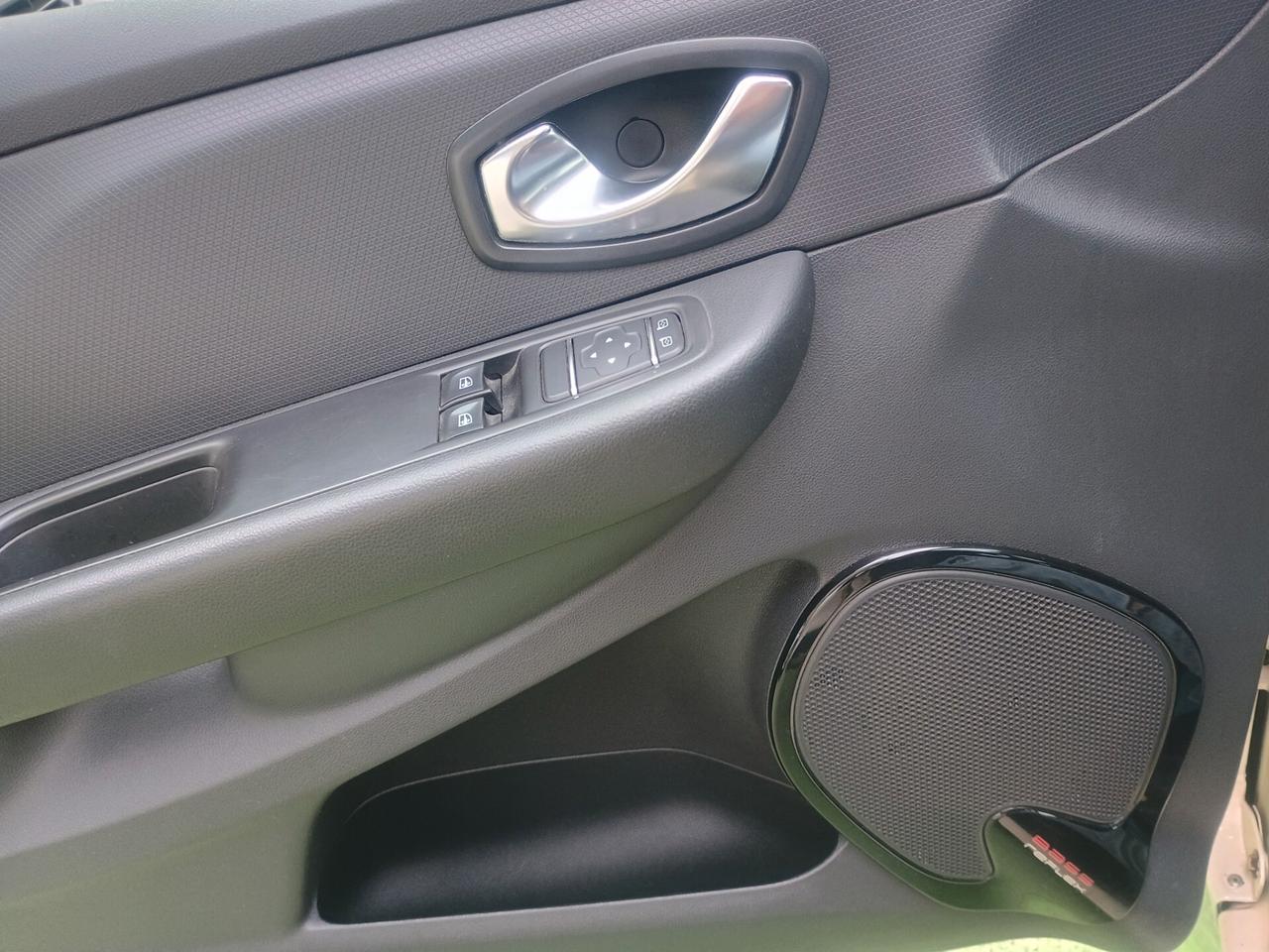 RENAULT CLIO NEOPATENTATI EURO6