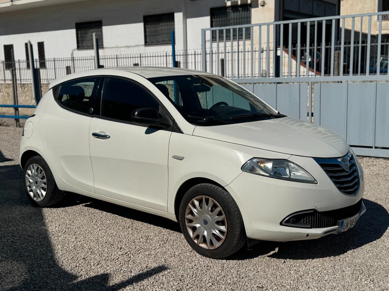Lancia Ypsilon 1.2 69 CV 5 porte GPL DI SERIE 1PROP. KM CERTIFICATI