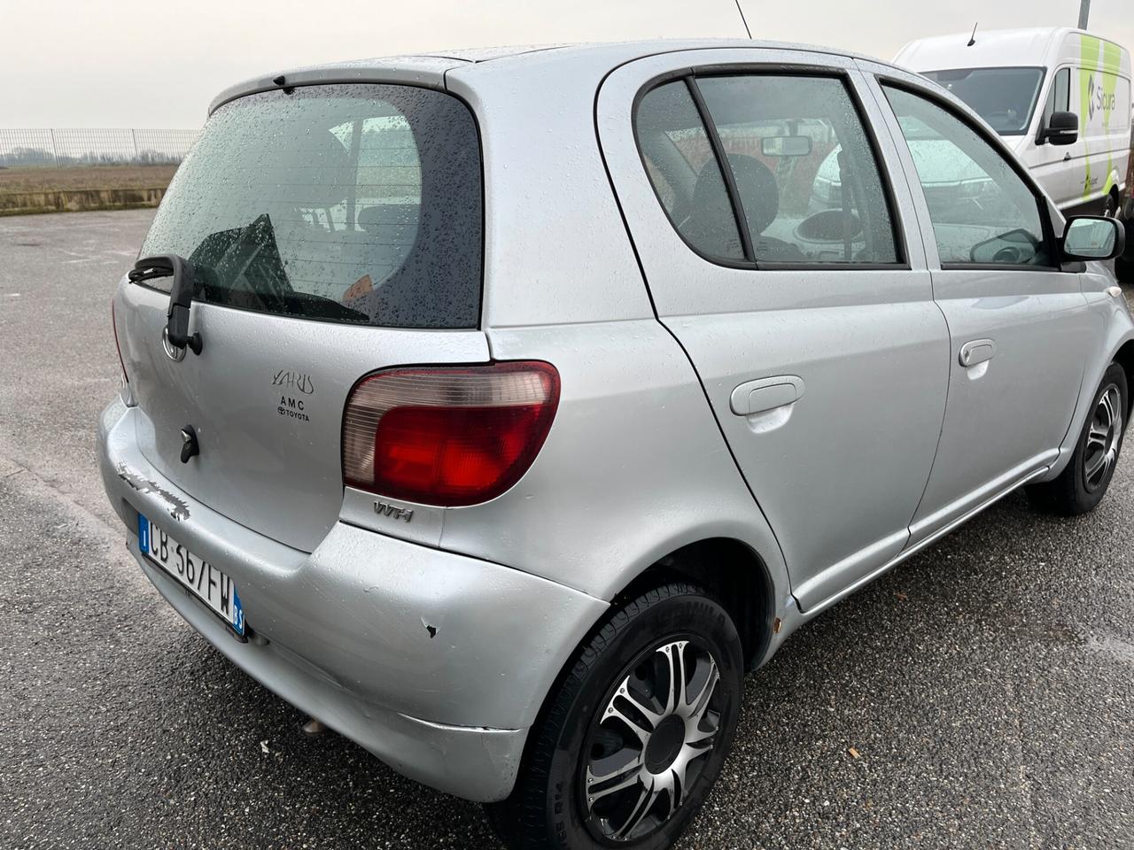 Toyota Yaris 1.0i 16V cat 5 porte Sol SOLI 147320 KM ORIGINALI ADATTA AI NEOPATENTATI