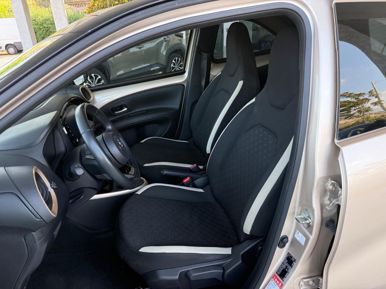 Toyota Aygo X 1.0 VVT-i 72 CV 5 porte Lounge Air
