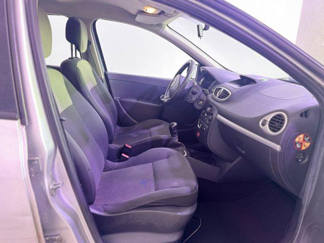 RENAULT Clio 1.2 16V. 5 porte Luxe