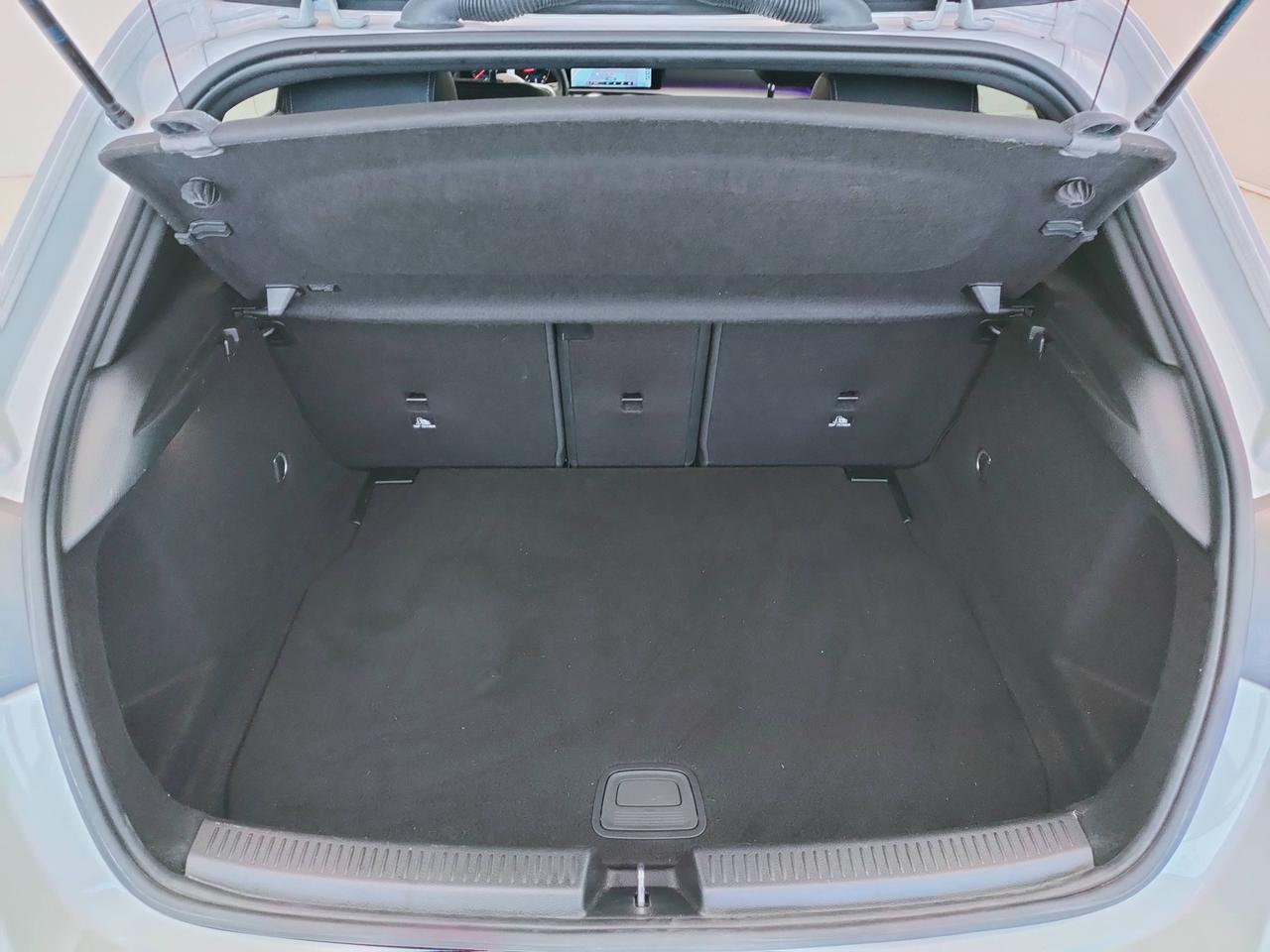 Mercedes-Benz Classe A - W177 2018 - A 180 d Sport Night edition auto