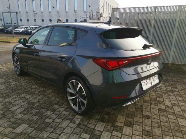 SEAT Leon 1.5 eTSI 150 CV DSG FR