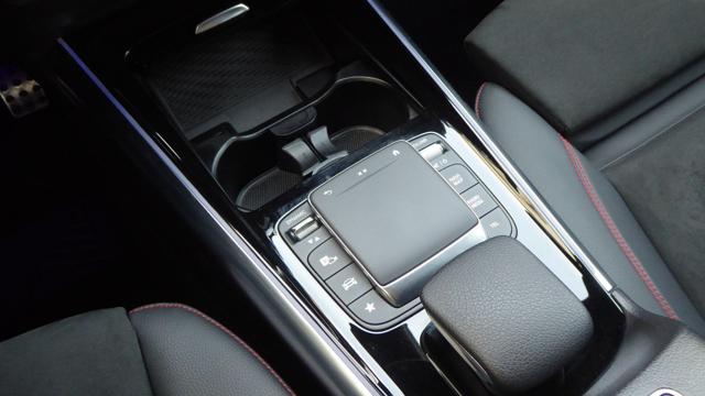 MERCEDES-BENZ GLA 220 d Automatic 4Matic Premium AMG