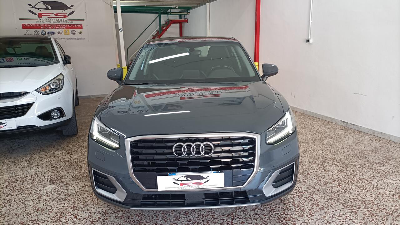 Audi Q2 30 TDI Identity Black