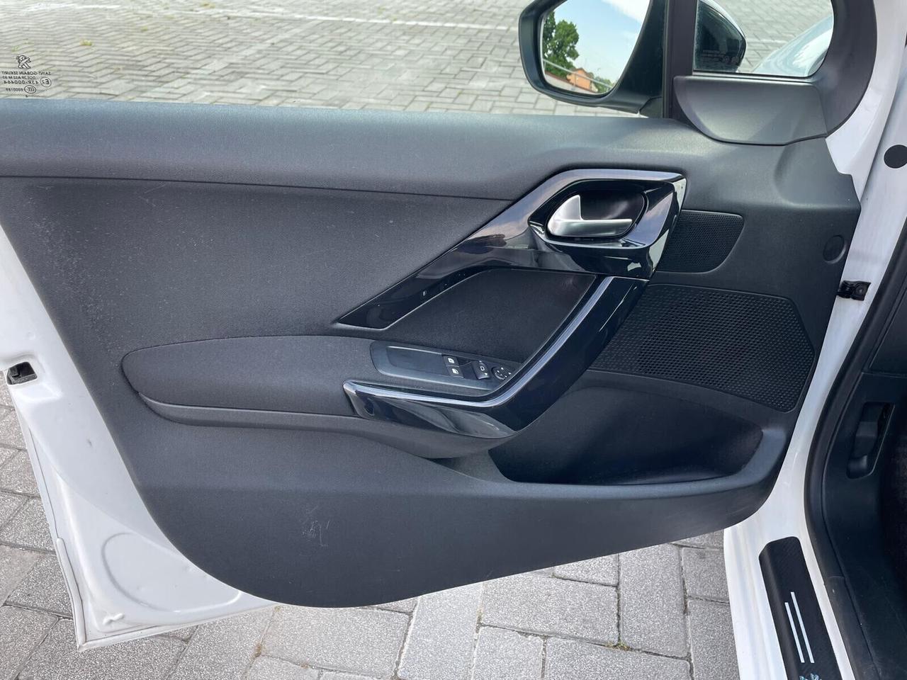 Peugeot 208 1.2 VTi 82 CV 5 porte Active sport