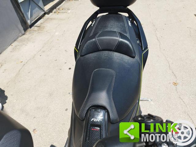 KYMCO AK 550 .