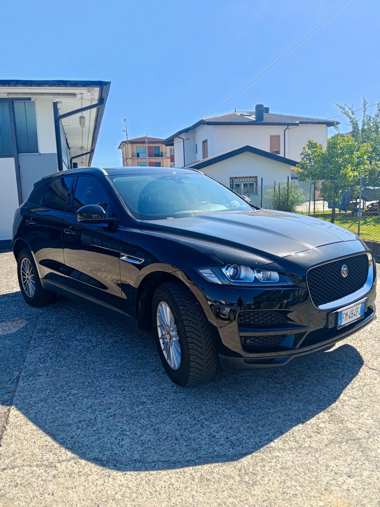 Jaguar F-Pace 2.0 D 180 CV aut. Pure