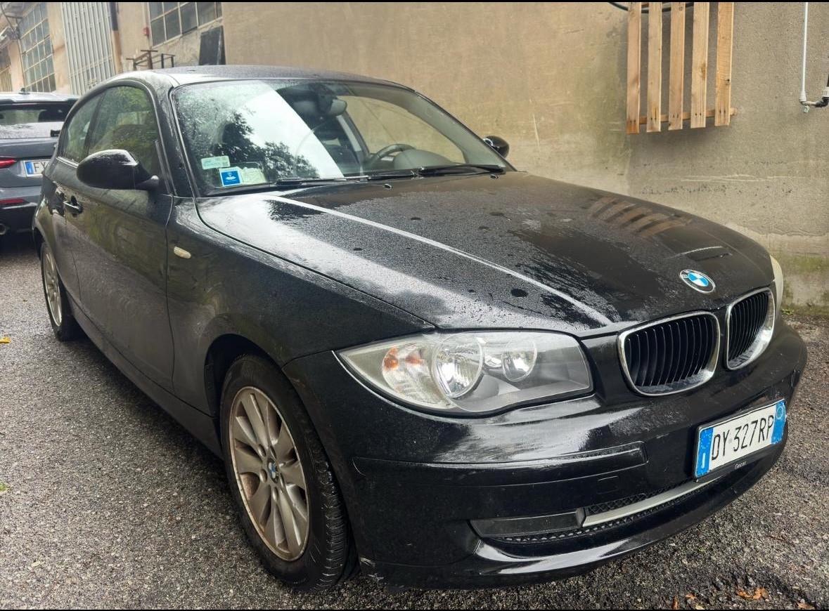 Bmw 118 118d 2.0 143CV Incidentata ottima ricambi 2010