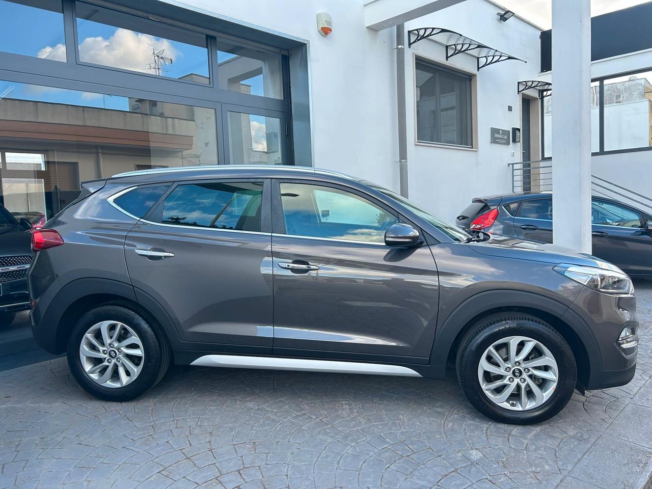 Hyundai Tucson 1.7 CRDi XPOSSIBLE NAVI/RET-12/2017