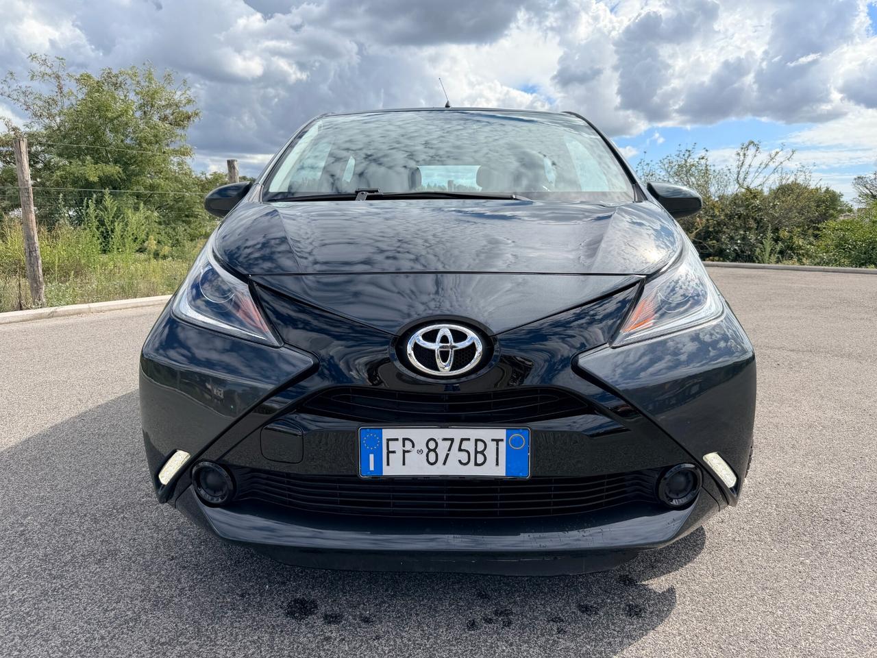 Toyota Aygo 1.0 VVT-i 69 CV 5 porte x-play 20 MILA KM!!!