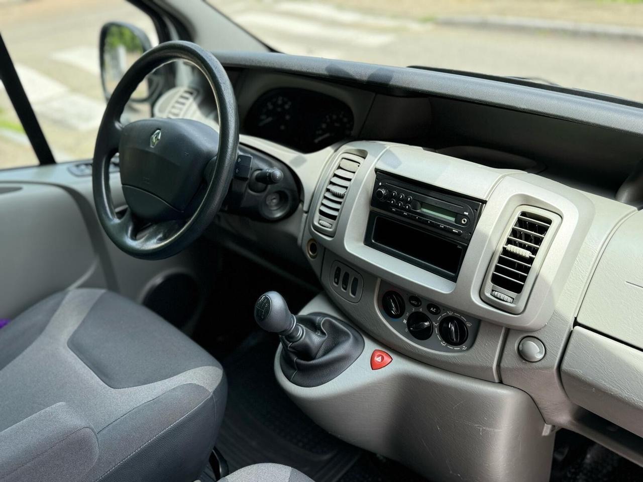 Renault Trafic T27 2.0 dCi/115 PC-TN Passenger Confort