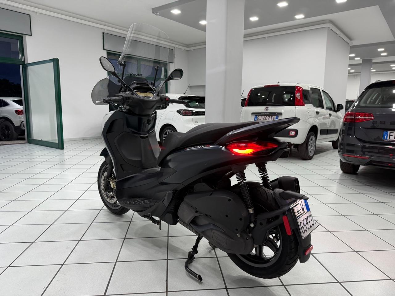 Piaggio Beverly 300 Sport