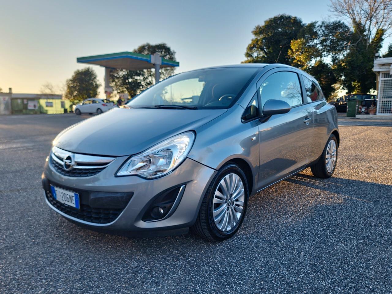 Opel Corsa 1.2 3 porte Club Benzina 85CV E5 2011