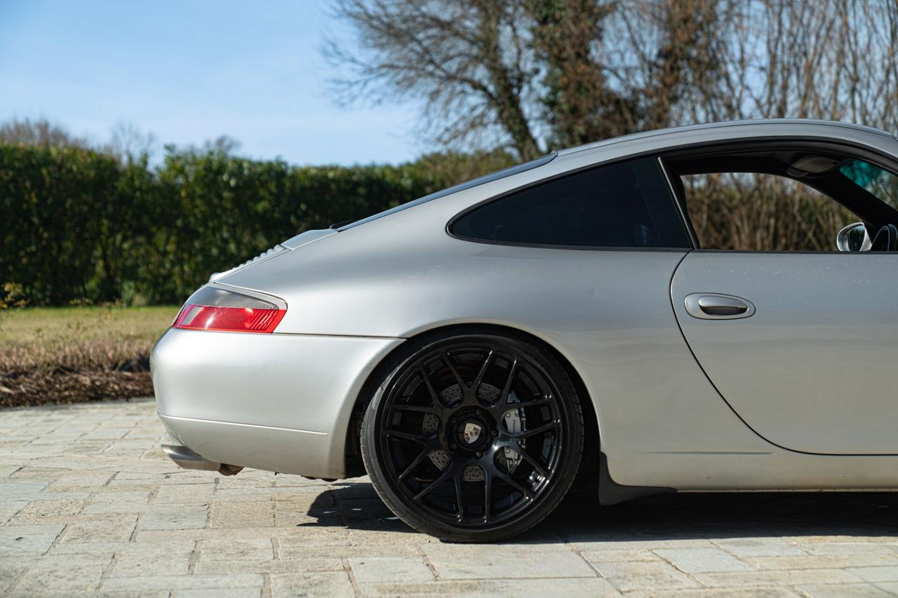 Porsche 996 (911) CARRERA 4 - POR00272