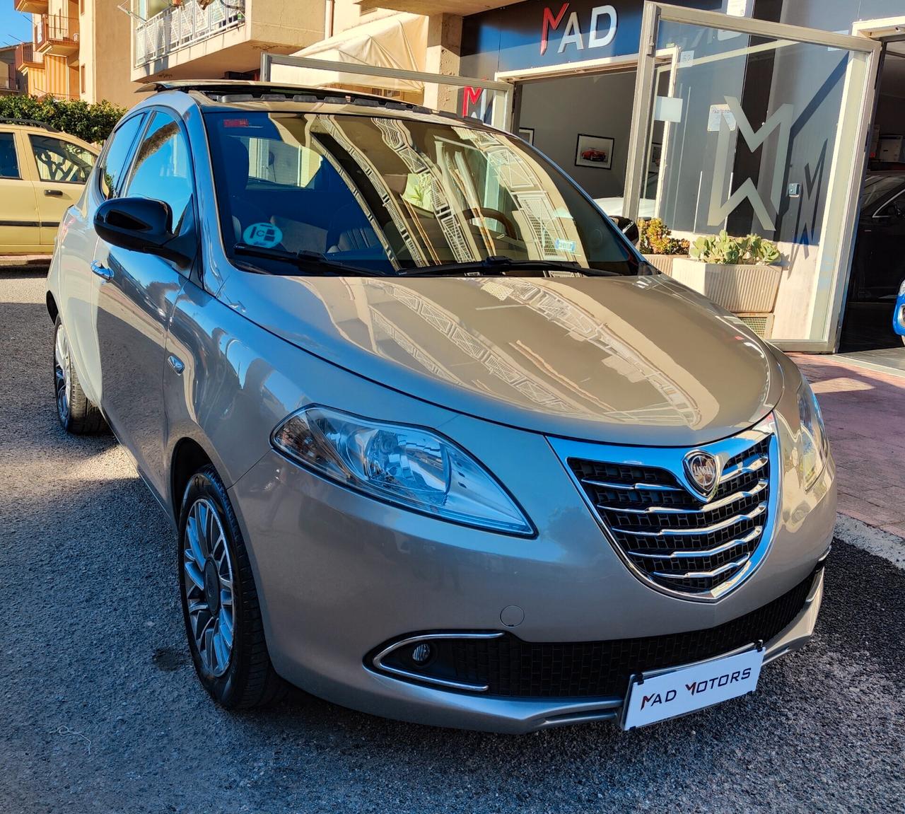 Lancia Ypsilon 1.2 69 CV 5 porte S&S Gold