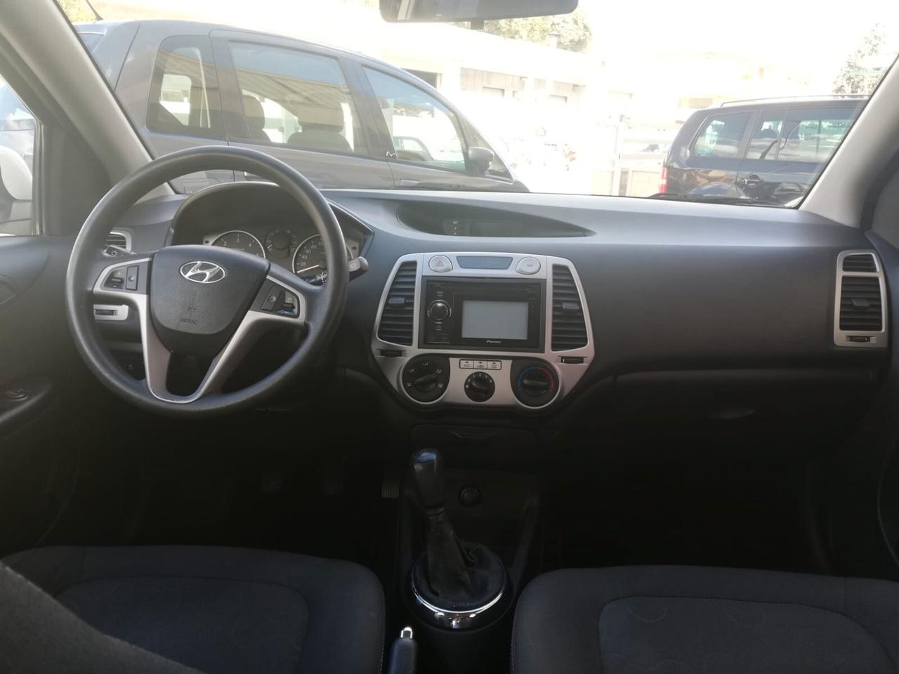 Hyundai i20 1.4 CRDi Sound Edition - 2011