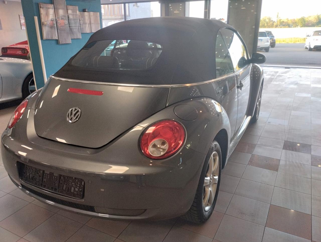 Volkswagen New Beetle 1.6 Cabrio adatta a neopatentati