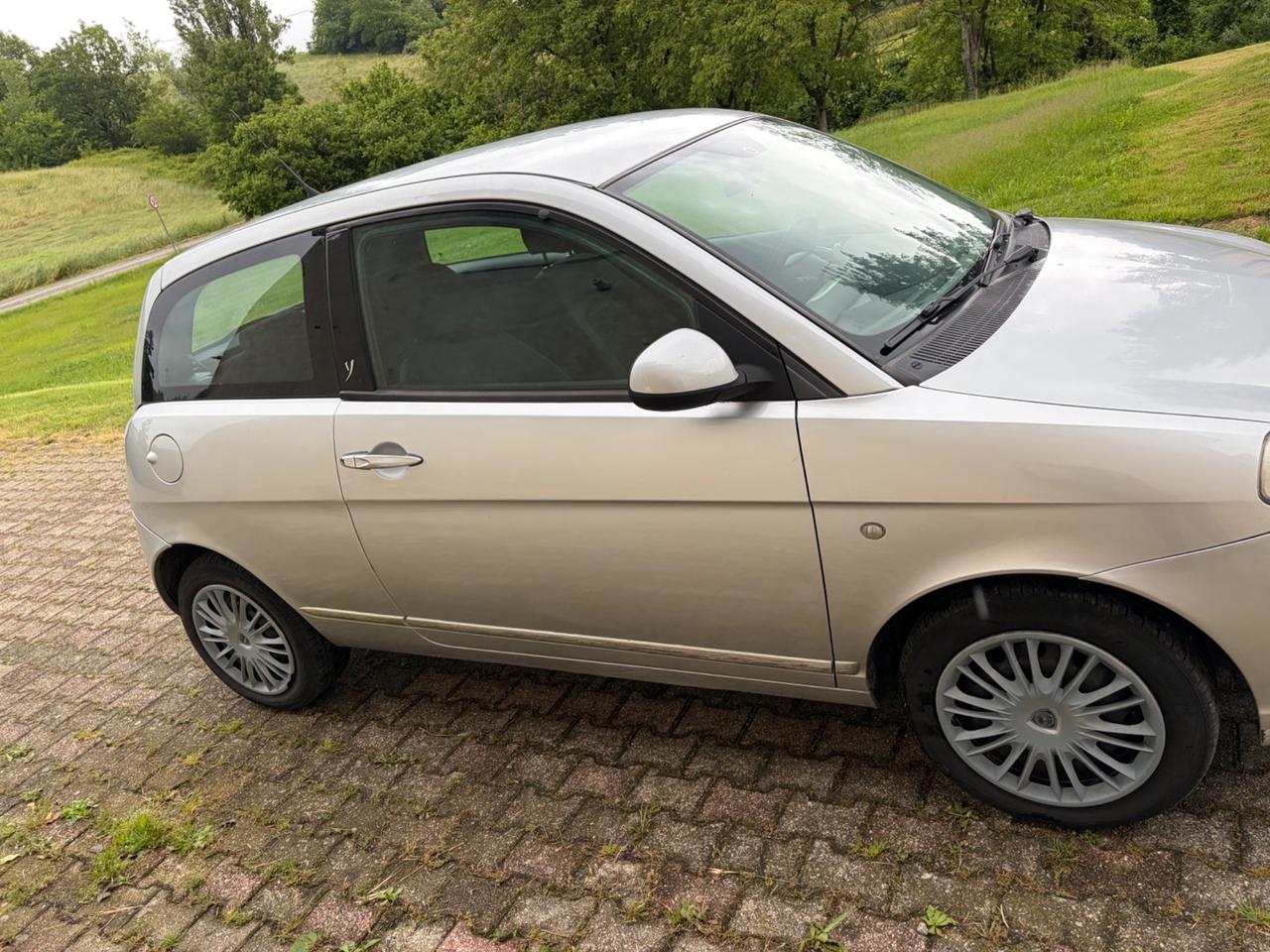 Lancia Ypsilon 1.2 BENZINA 2011