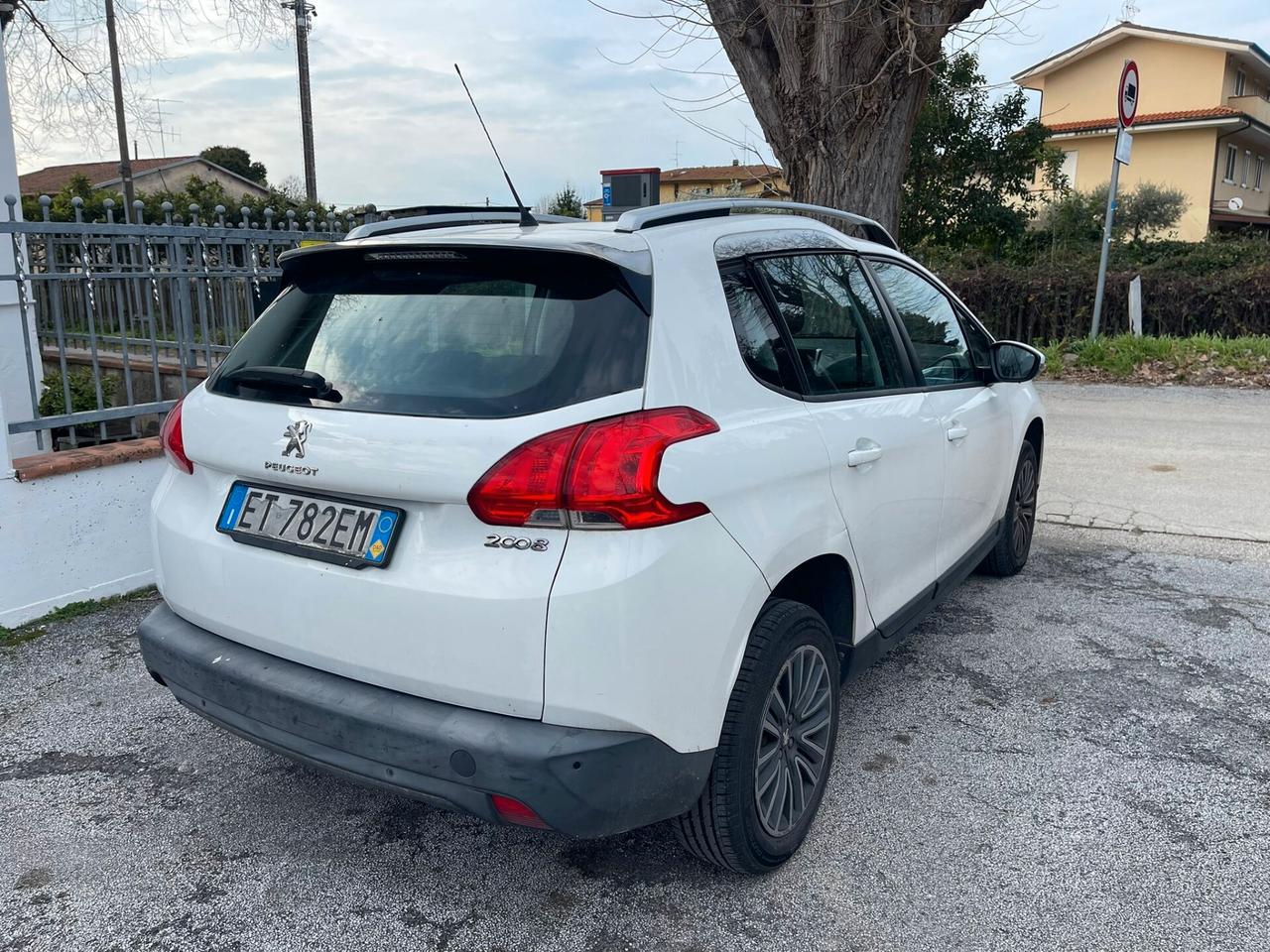 Peugeot 2008 1.2 VTi 82CV Allure