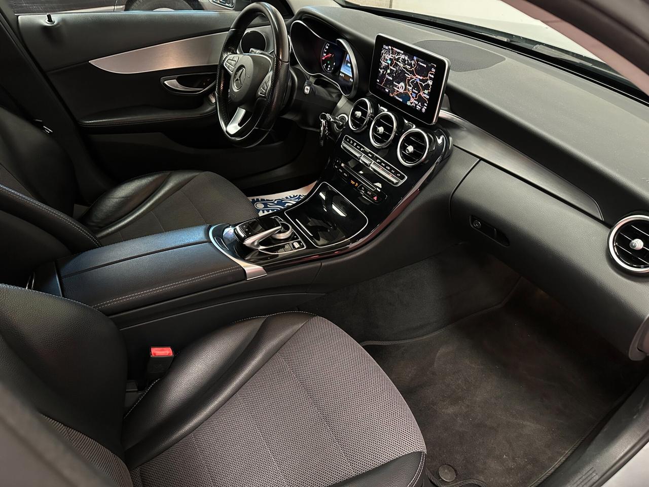 Mercedes-benz C 220d 170cv Auto Premium AMG Night Edition