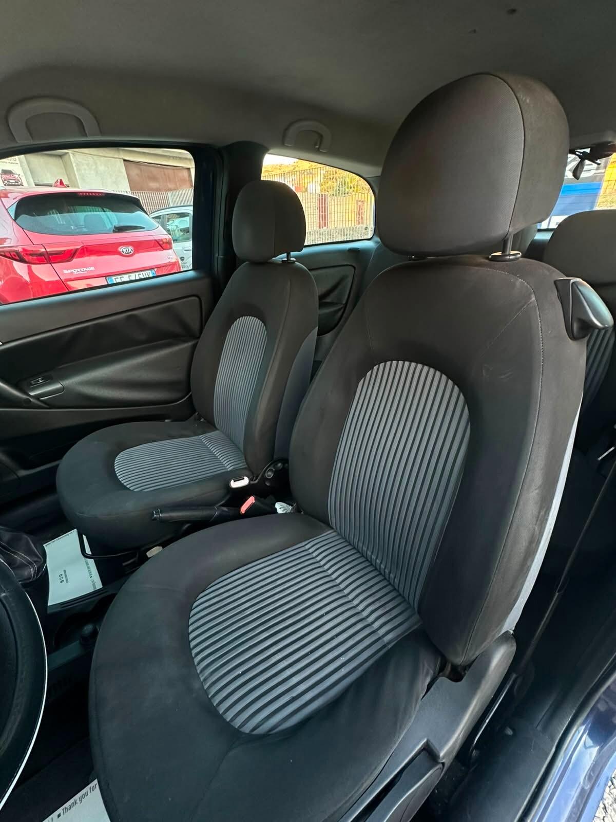 Lancia Ypsilon 1.3 MJT 75CV Platino