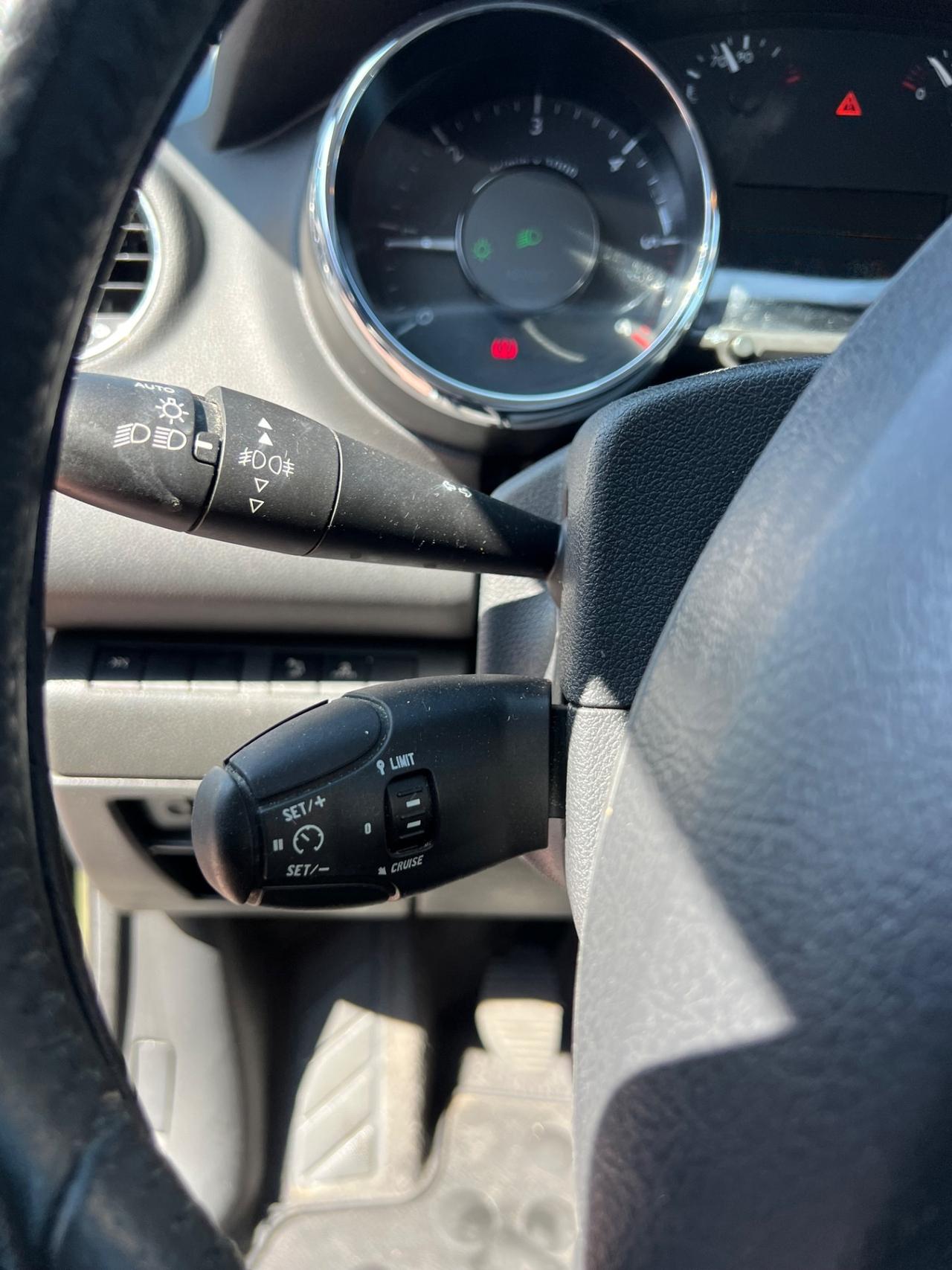Peugeot 5008 1.6 HDi 112CV Allure