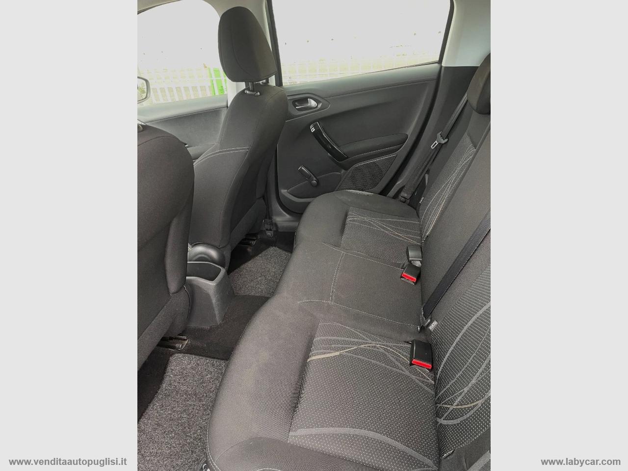 PEUGEOT 208 1.4 HDi 68 CV 5p. Allure