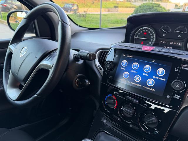 LANCIA Ypsilon HYBRID GOLD+NAVI+SENSORI PARK+5 POSTI