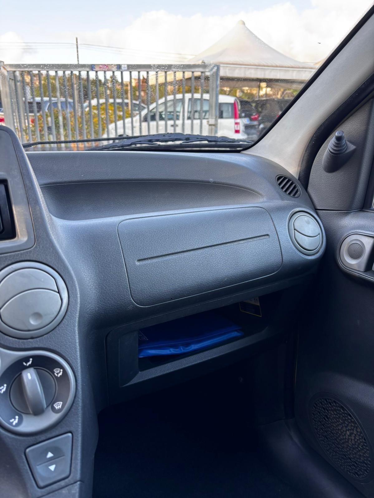 Fiat Panda 1.1 Active benz DG055XP