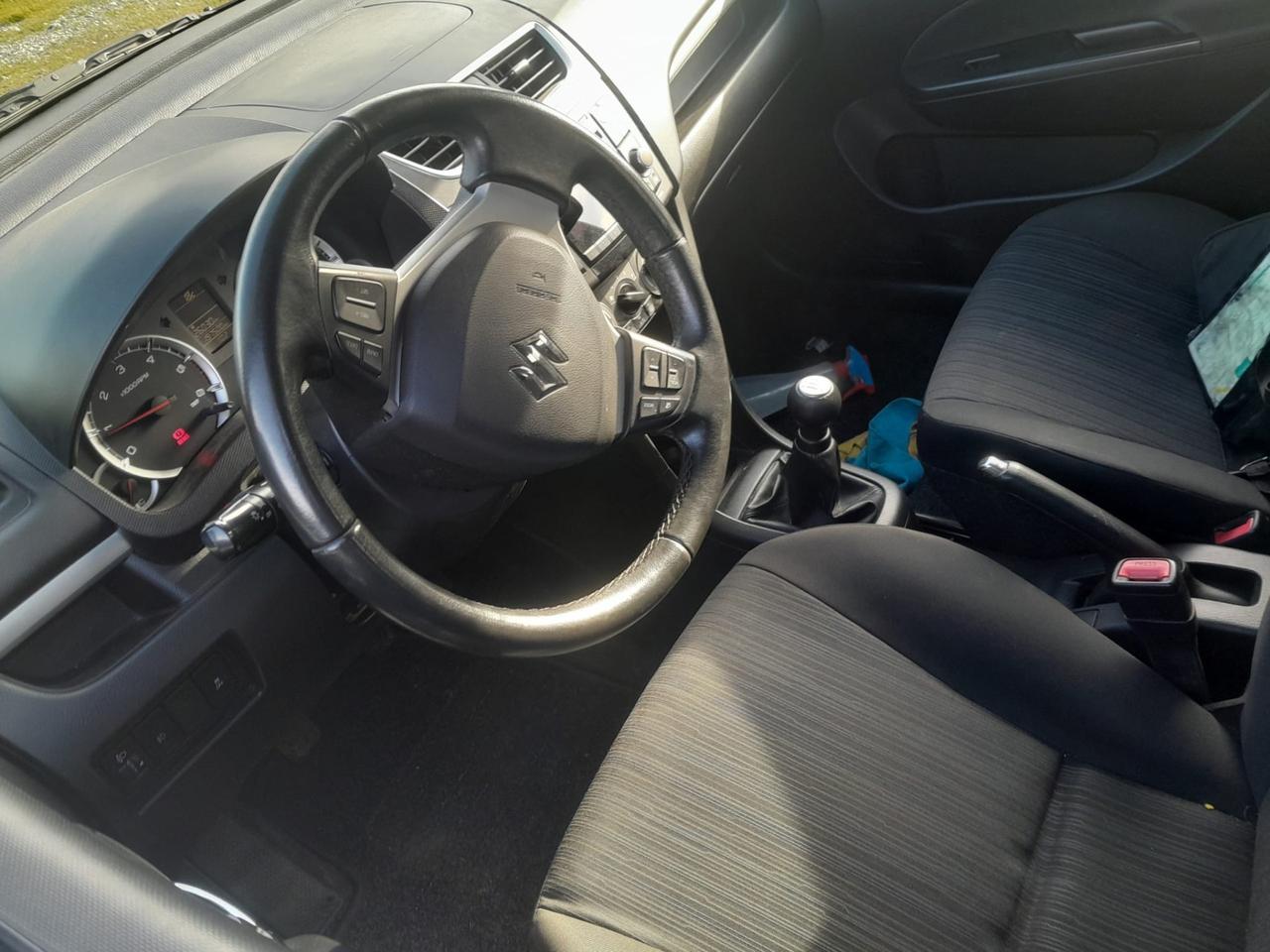 Suzuki Swift 1.3 DDiS 5 porte B-Top Bi-Color