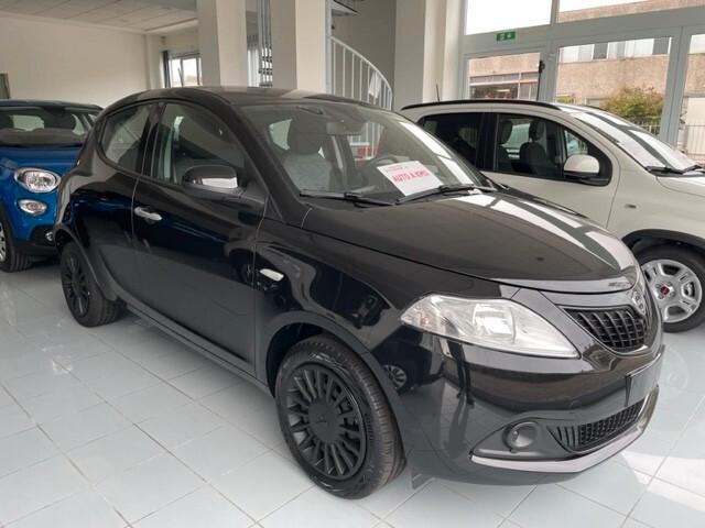 Lancia Ypsilon 1.0 FireFly 5 porte S&S Hybrid Ecochic Silver